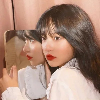 只在那里发光 海报
